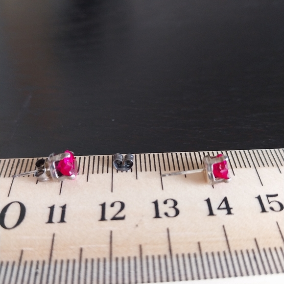 Levin & Meyer  Red Heart Stud Sterling Silver - Picture 11 of 15